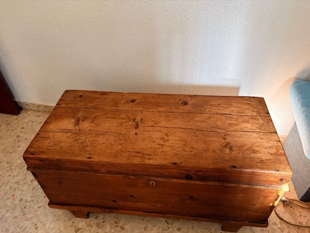Baúl de madera para guardar cosas