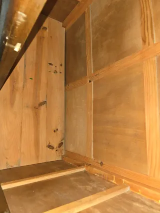 Armario antiguo de madera