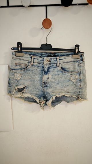 Pantaloncini corti H&M strappati