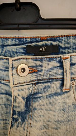 Pantaloncini corti H&M strappati