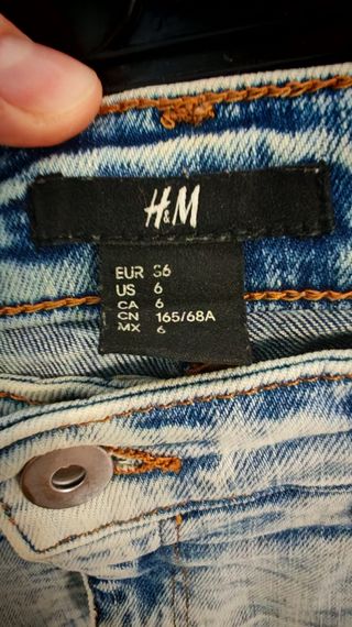 Pantaloncini corti H&M strappati
