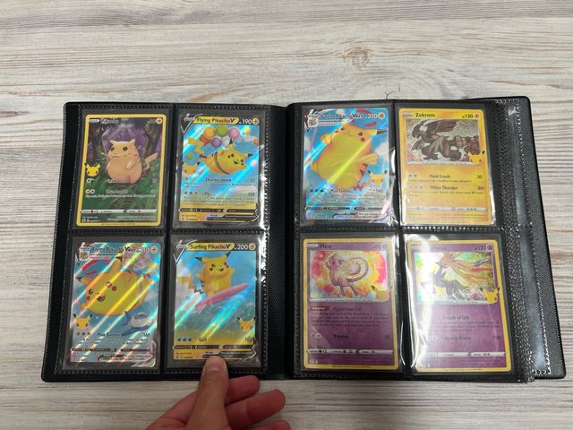 Collezione completa Pokémon Celebrations in inglese