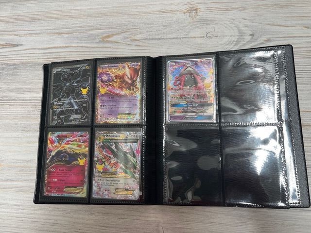 Collezione completa Pokémon Celebrations in inglese