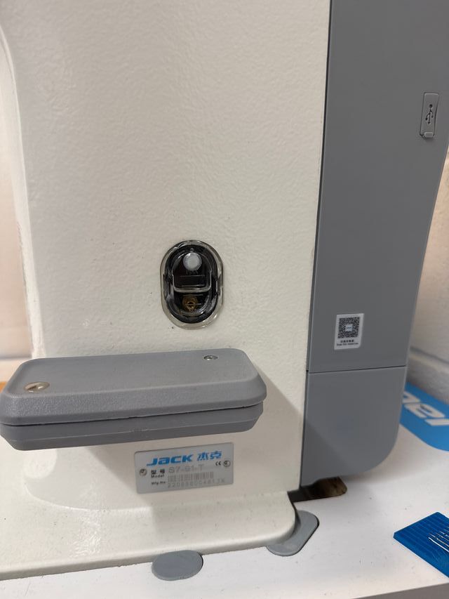 Macchina da cucire a colonna JACK S7