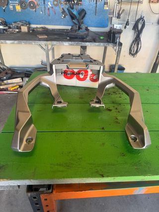 Cofre Honda XADV 750 con anclaje