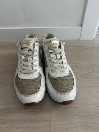 Zapatillas Michael Kors Talla 38 Doradas y Blancas