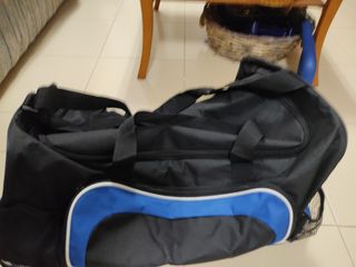 2 Bolsas Deporte Viaje, una Salomon,otra sin marca