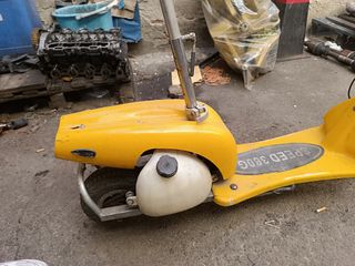 Patinete gasolina Amarillo scooter 