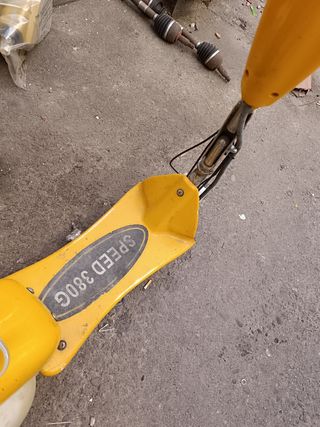 Patinete gasolina Amarillo scooter 