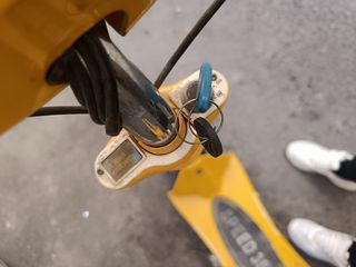Patinete gasolina Amarillo scooter 