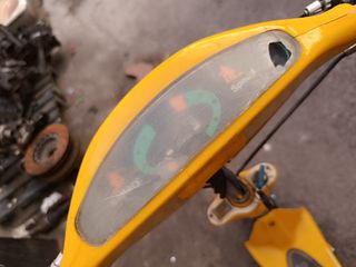 Patinete gasolina Amarillo scooter 