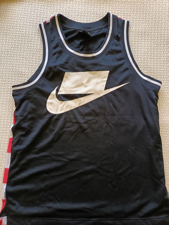Camiseta Nike Baloncesto Negra