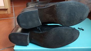 Stivali alti neri con cerniera