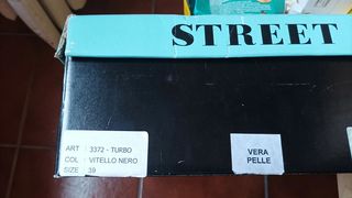 Stivali alti neri con cerniera