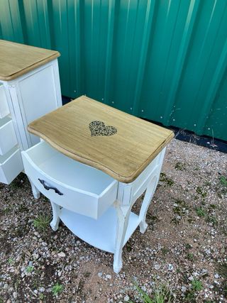 Cómoda y Mesitas de Noche Ikea