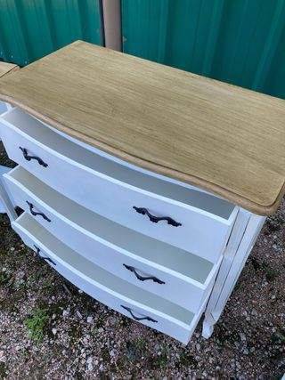 Cómoda y Mesitas de Noche Ikea