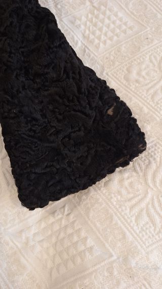 Abrigo de astracán negro