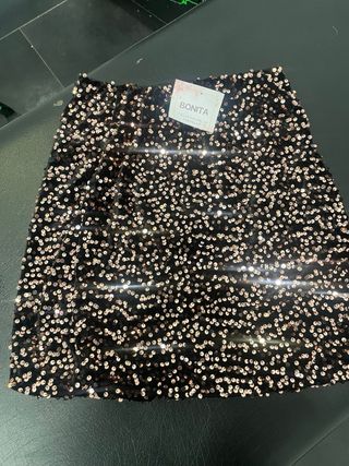 Minifalda de lentejuelas y terciopelo
