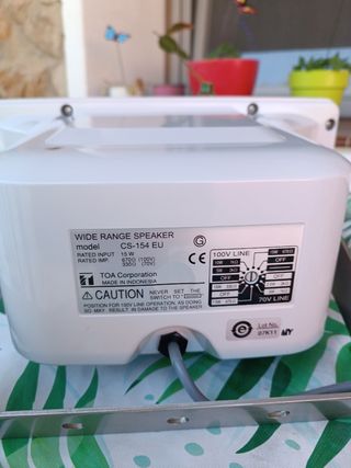 Altavoces tengo 3.  80€ cada uno