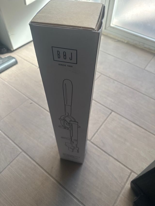 Sacacorchos de pared BBJ