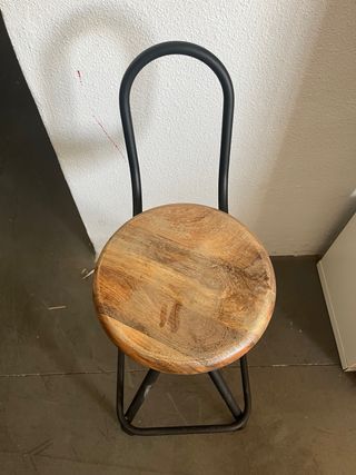 Taburete de hierro y madera
