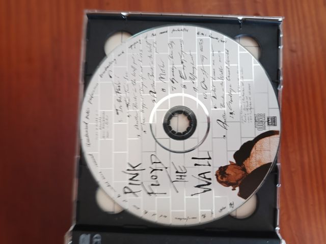 DVD Película El Muro sin abrir  Cds del Muro doble