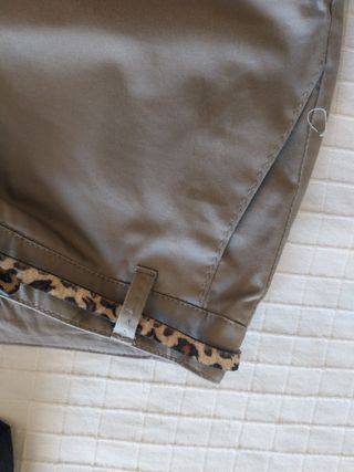 Falda Mango Gris con Cinturón Animal Print