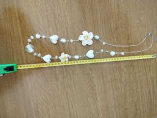 Collana lunga artigianale con cuori e fiori