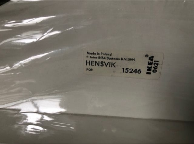 Estantería colgante de madera de Ikea, Hensvik