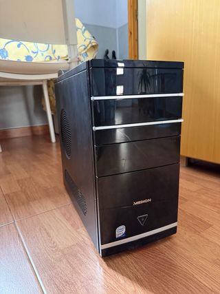 Ordenador Medion Negro En Perfecto estado 