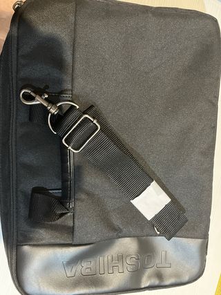 Funda portátil Toshiba negra Nueva