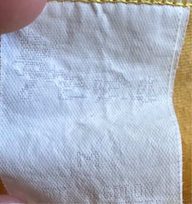 Top deportivo amarillo sin relleno