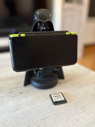 Nintendo New 2DS XL Negra y Verde 