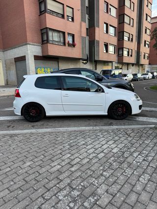 Volkswagen Golf GTI 305 CV