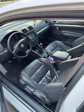 Volkswagen Golf GTI 305 CV