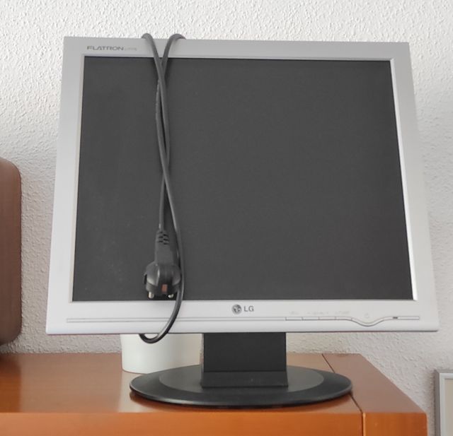 Pantalla LG Flatron Plata/Negra