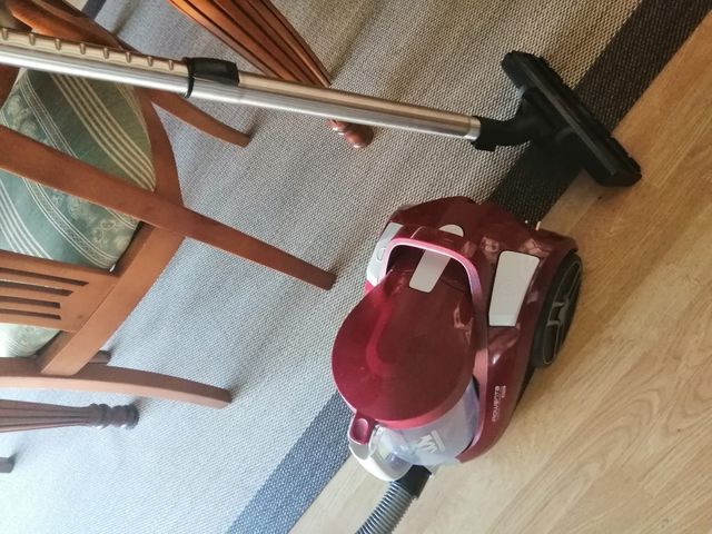 Aspirador Rowenta compact power XXL