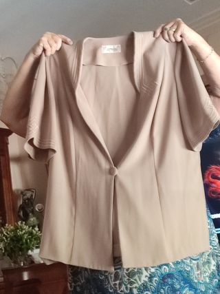 Traje de señora talla 50 impecable,con caída.