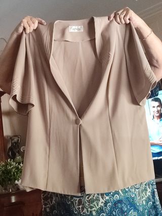 Traje de señora talla 50 impecable,con caída.