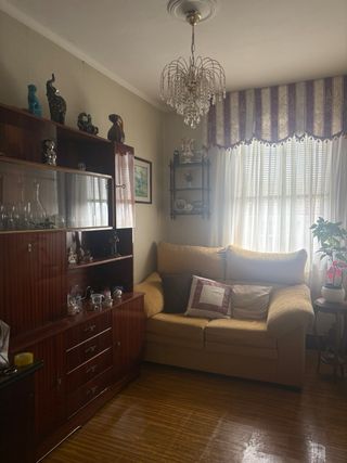Piso en venta de 3 hab, cocina, comedor y baño
