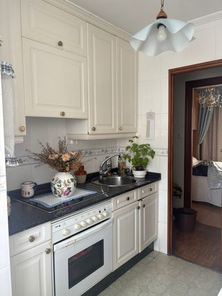 Piso en venta de 3 hab, cocina, comedor y baño