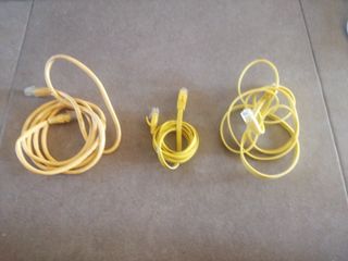 Cables de red Ethernet amarillos