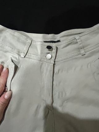 Completo donna: pantaloni beige e casacca nera