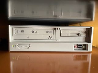 Ordenador INTEL Windows XP 2002