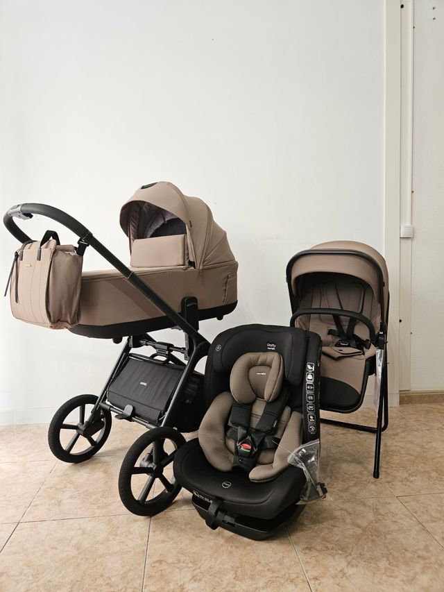 OFFERTA. Passeggino 2 in 1 con seggiolino auto. Nuovo
