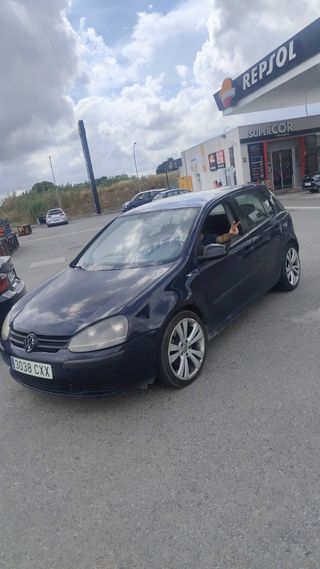 Volkswagen Golf 2004