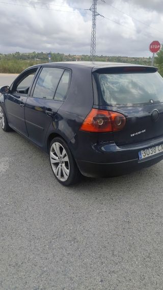 Volkswagen Golf 2004