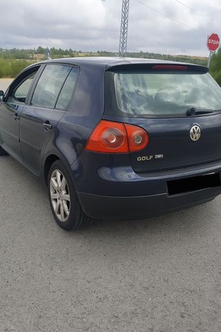 Volkswagen Golf 2004