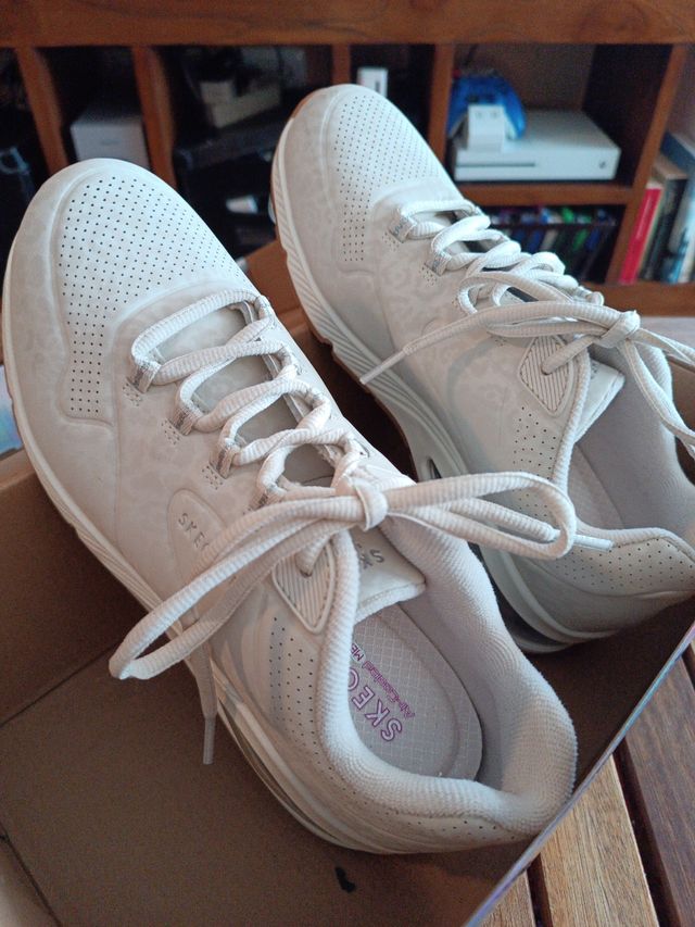 Skechers Air Golden Mujer Talla 40 Beige
