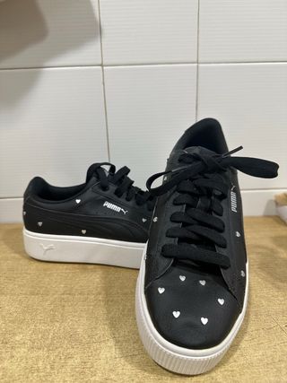 Zapatillas Puma Negras Corazones